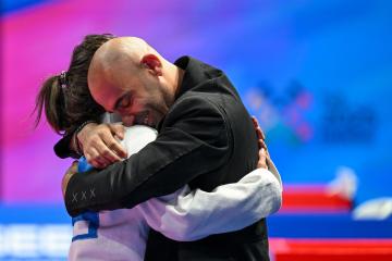 PG平台-柔道选手技压群雄，夺得冠军头衔